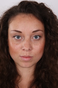 1. Download full pics of Sona (21) from czechcasting.com