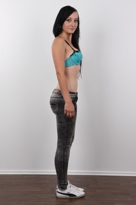 5. Download full pics of Alexandra (22) from czechcasting.com