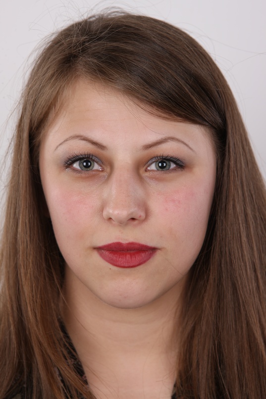 1. Download full pics of Vita (19) from czechcasting.com