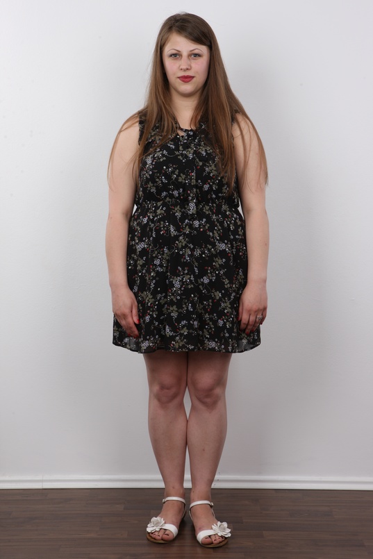 2. Download full pics of Vita (19) from czechcasting.com