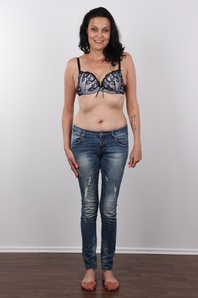 4. Download full pics of Radka (35) from czechcasting.com