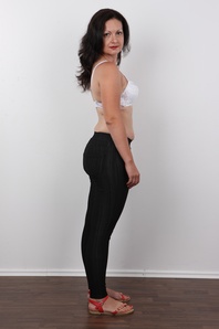 5. Download full pics of Marie (33) from czechcasting.com