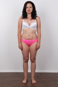 7. Download full pics of Marie (33) from czechcasting.com