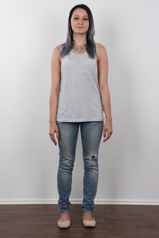 2. Download full pics of Lucie (22) from czechcasting.com