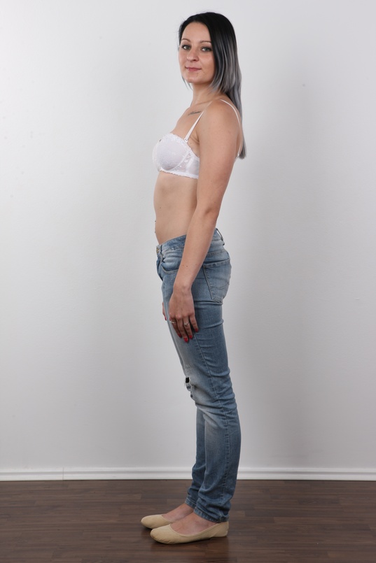 5. Download full pics of Lucie (22) from czechcasting.com