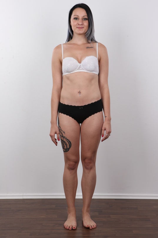 7. Download full pics of Lucie (22) from czechcasting.com