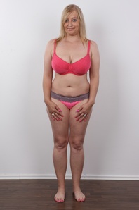 7. Download full pics of Olga (37) from czechcasting.com