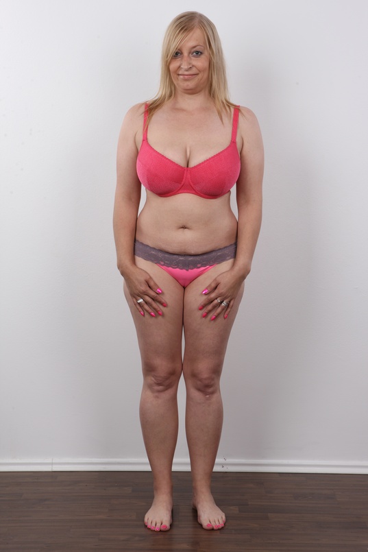 7. Download full pics of Olga (37) from czechcasting.com