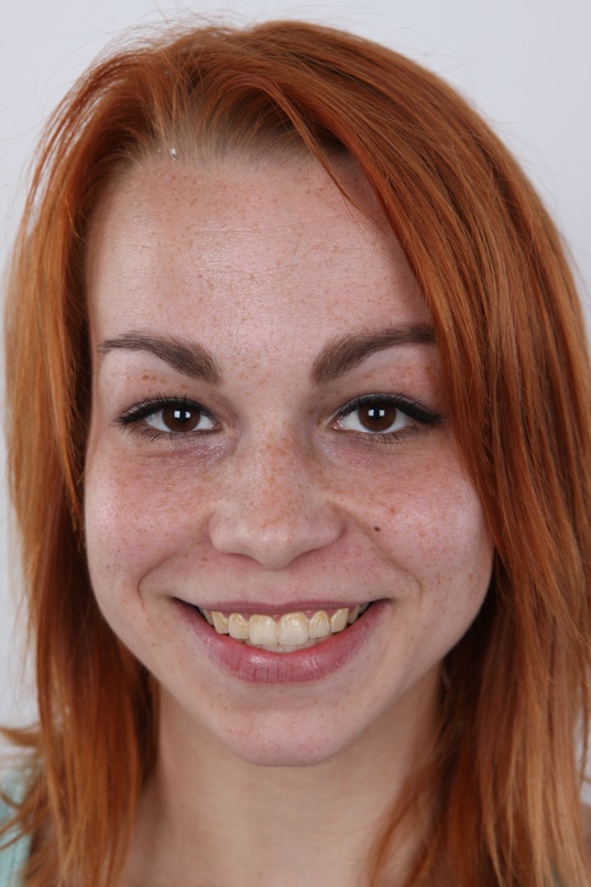 1. Download full pics of Tereza (19) from czechcasting.com