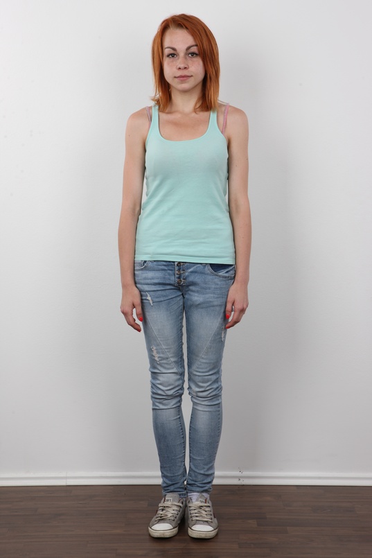 2. Download full pics of Tereza (19) from czechcasting.com