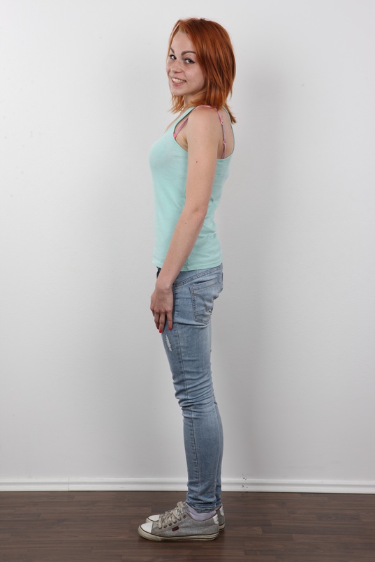 3. Download full pics of Tereza (19) from czechcasting.com