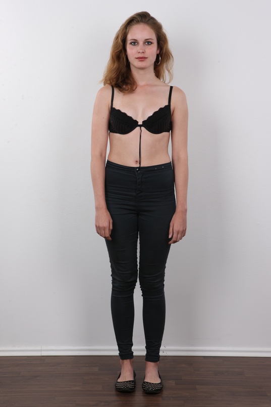 3. Download full pics of Kristyna (19) from czechcasting.com