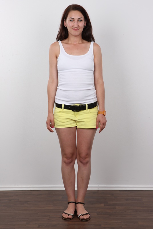 2. Download full pics of Veronika (23) from czechcasting.com