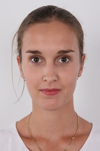 1. Download full pics of Kristyna (21) from czechcasting.com