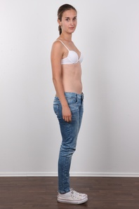 5. Download full pics of Kristyna (21) from czechcasting.com