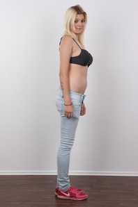 5. Download full pics of Andrea (18) from czechcasting.com