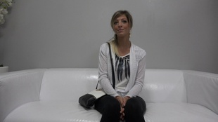 1. Download full pics of Aneta (25) from czechcasting.com