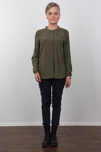 2. Download full pics of Monika (28) from czechcasting.com