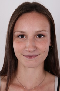 1. Download full pics of Kristyna (18) from czechcasting.com