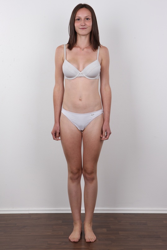 7. Download full pics of Kristyna (18) from czechcasting.com