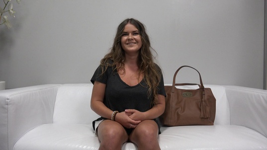 1. Download full pics of Viktorie (19) from czechcasting.com