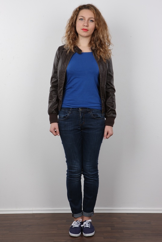 2. Download full pics of Katka (20) from czechcasting.com