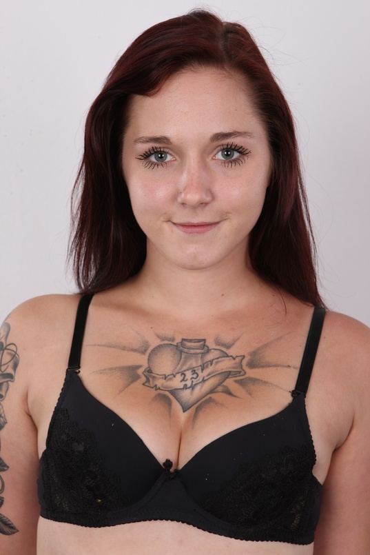 6. Download full pics of Denisa (22) from czechcasting.com