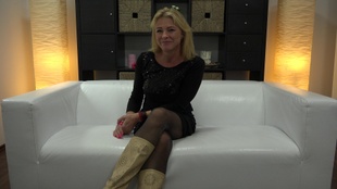 1. Download full pics of Zdenka (52) from czechcasting.com