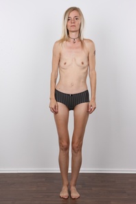 9. Download full pics of Laura (41) from czechcasting.com