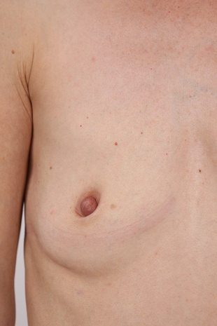 13. Download full pics of model Laura (41) from czechcasting.com