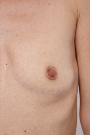 14. Download full pics of model Laura (41) from czechcasting.com