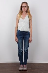 2. Download full pics of Jarmila (29) from czechcasting.com