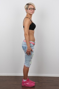 5. Download full pics of Marie (29) from czechcasting.com