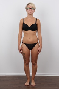 7. Download full pics of Marie (29) from czechcasting.com