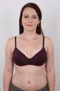 6. Download full pics of Jana (27) from czechcasting.com