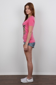 3. Download full pics of Veronika (21) from czechcasting.com