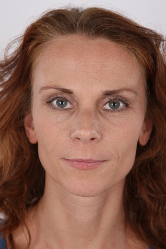 1. Download full pics of Pavla (41) from czechcasting.com