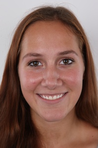 1. Download full pics of Sarka (18) from czechcasting.com