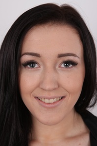 1. Download full pics of Kristyna (19) from czechcasting.com