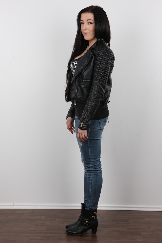 3. Download full pics of Kristyna (19) from czechcasting.com