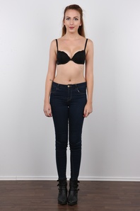 4. Download full pics of Eva (18) from czechcasting.com