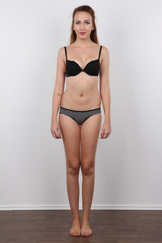 7. Download full pics of Eva (18) from czechcasting.com