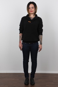 2. Download full pics of Martina (28) from czechcasting.com