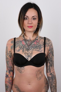 6. Download full pics of Martina (28) from czechcasting.com