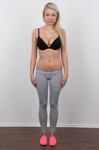 4. Download full pics of Nikola (22) from czechcasting.com