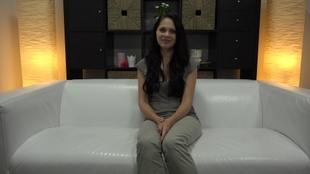 1. Download full pics of Alisa (21) from czechcasting.com