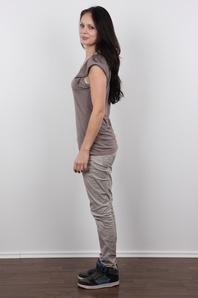 3. Download full pics of Alisa (21) from czechcasting.com