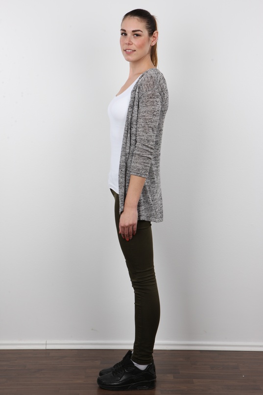 3. Download full pics of Marcela (29) from czechcasting.com