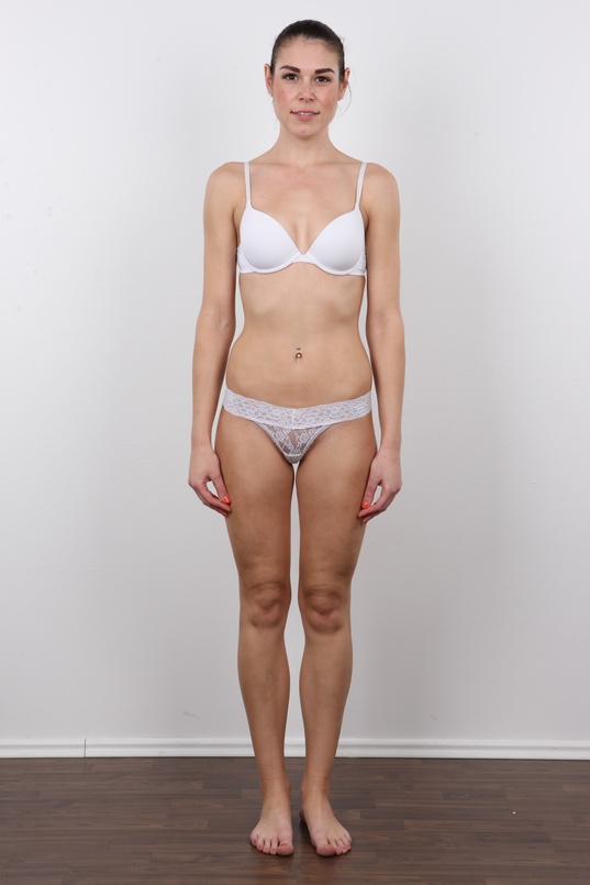 7. Download full pics of Marcela (29) from czechcasting.com