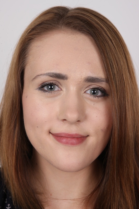 1. Download full pics of Marketa (18) from czechcasting.com